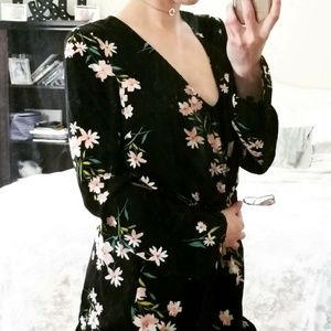 (Urban outfitters) Pins and needles floral romper